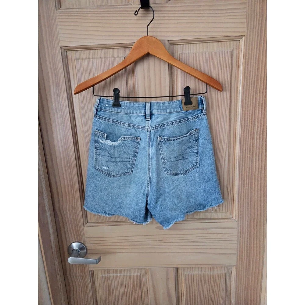 American Eagle Denim Baggy Mom Jean Shorts Light Wash Cutoff Destructed 0
